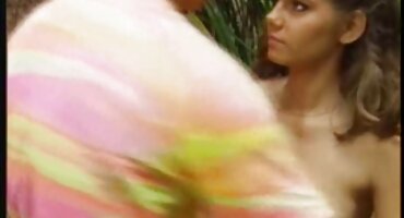 clip sex bay lắc Kent cums trên âm hộ Của sex cổ trang Gà trong rừng.